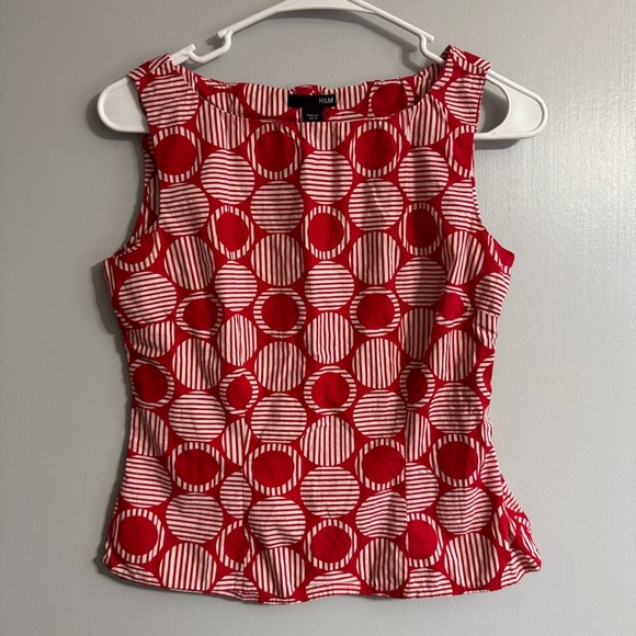3/$32 H&M Red White Sleeveless Fitted Top Size 4 - Picture 1 of 6